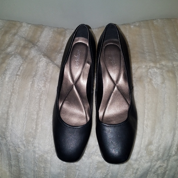 Easy spirit size 9.5 heels - Picture 5 of 8